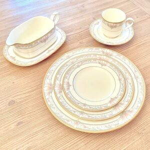 Noritake Barrymore 5 Piece Place Setting-11 Available-Pristine!